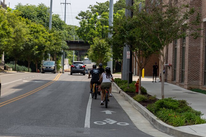 2-Hour Guided E-Bicycle Sightseeing Tour of Nashville - Downtown Nashville to Riverfront Park: where the landmarks stack up