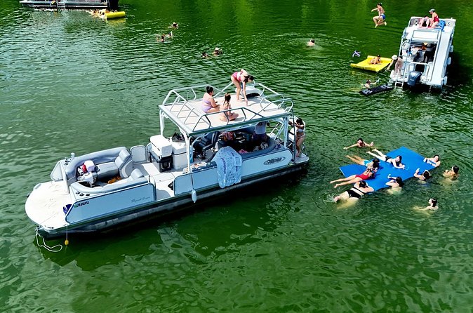 Aloha Paradise Private Boat Rental Percy Priest - Captains make it: Sean, David, and Taylor set the tone