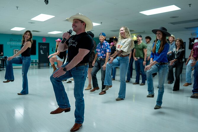 Beginner's Line Dancing Class with Instructor in Nashville - First Hour in Nashville: What to Expect from a Beginner Line Dance Lesson