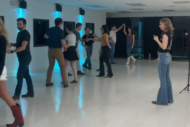 Beginner's Two Step and Country Swing Dancing Class - Nashville Timing: How to Use This Class on Your Trip