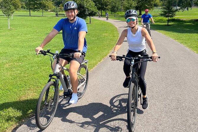Downtown Nashville's Hidden Gems E-bike Tour - Pie Town and the Frist Art Museum: a break from music-only downtown