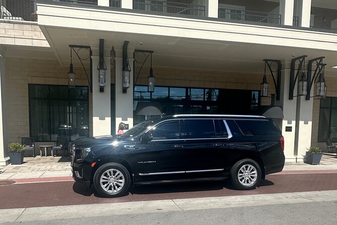 First class limo in Nashville, Tennessee luxury car - Comfort that feels worth paying for: A/C, bottled water, and privacy