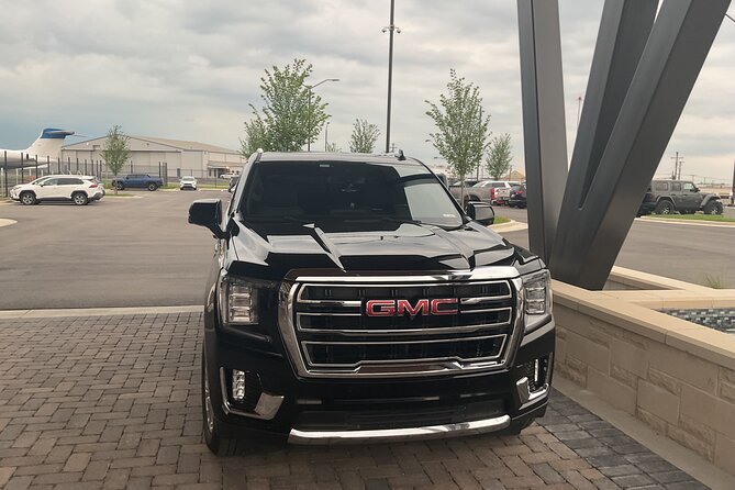 First class limo in Nashville, Tennessee luxury car - Who should book this limo service (and who might skip it)