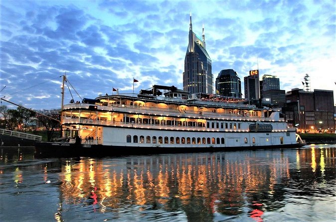 General Jackson Showboat Lunch or Dinner Cruise in Nashville - Lunch vs Dinner: How the Meal and Show Differ