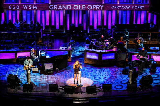 Grand Ole Opry VIP Experience: Admission with Lounge Access and Artist Visit - Pre-Show at the Circle Room (6pm to Intermission): What Your Evening Feels Like