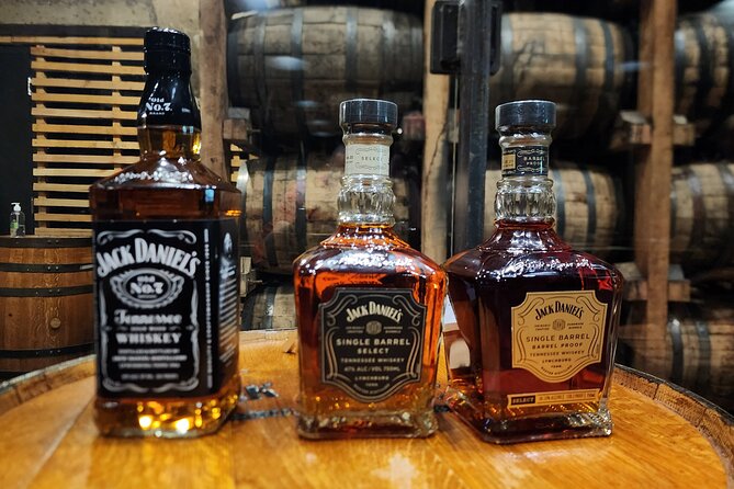 Jack Daniel Distillery Tour with Lynchburg & World's Longest Bar - Meeting in Downtown Nashville Before You Head South