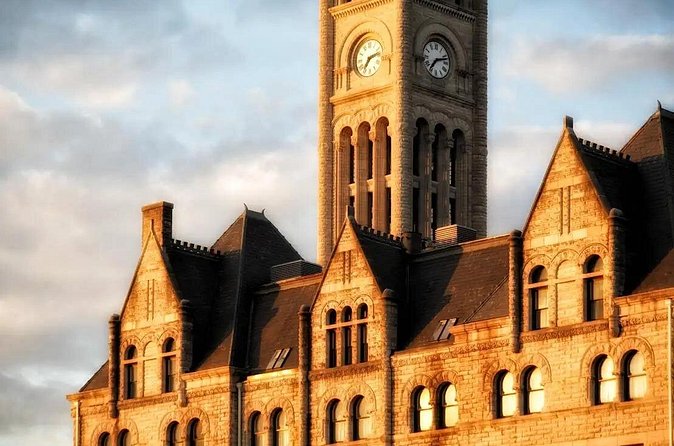 "Murder in Music City" Night-Time Ghost Walking Tour of Nashville - Stop 2: Cornerstone Square and the Wilcox Building doctor story