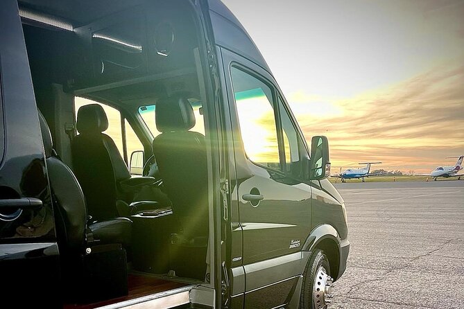 Nashville Airport Private Transportation for 6-13 Passengers - Price and value for groups up to 13