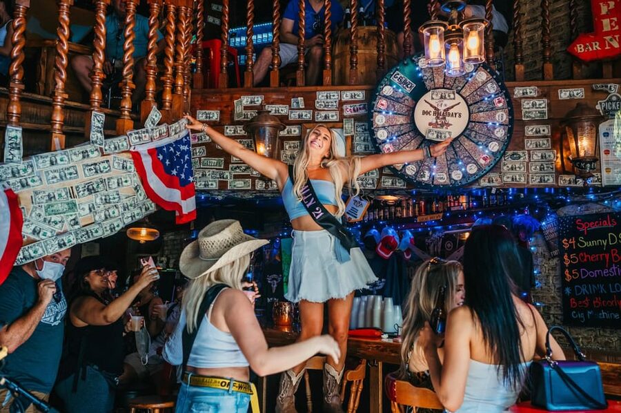 Nashville Bar Crawl: Guided Pub Crawl with Drinks Discounts - Key points before you go