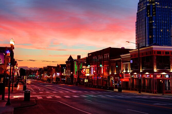 Nashville Carnage and Chaos Ghost Tour - What you’ll actually do: walking, listening, and a lively guide