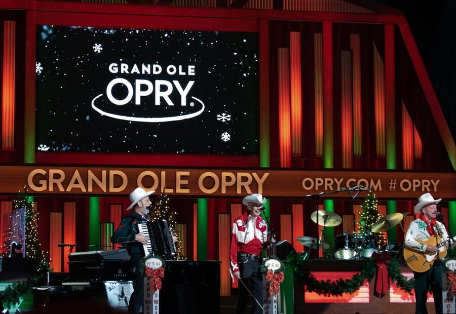 Nashville: Country Christmas Music Show at the Opry House - Opry Country Christmas: what you’re really buying in Nashville