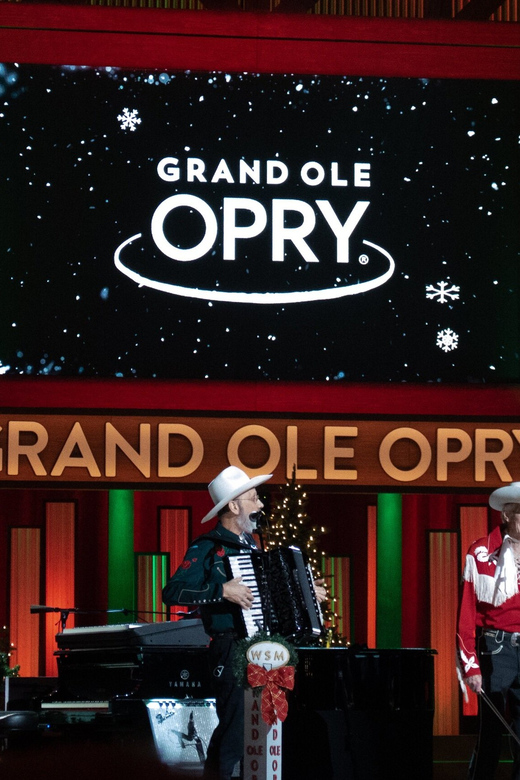 Nashville: Country Christmas Music Show at the Opry House - Your reserved seats: check-in at the box office (and timing that prevents stress)
