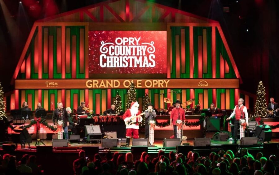 Nashville: Country Christmas Music Show at the Opry House - Food, drinks, and staying comfortable