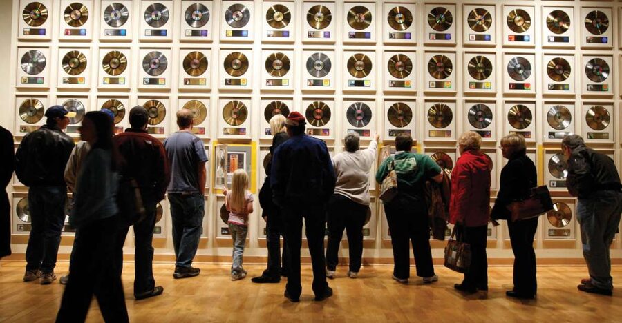 Nashville: Country Music Hall of Fame and Museum - First stop: where the visit starts (and how to get oriented fast)