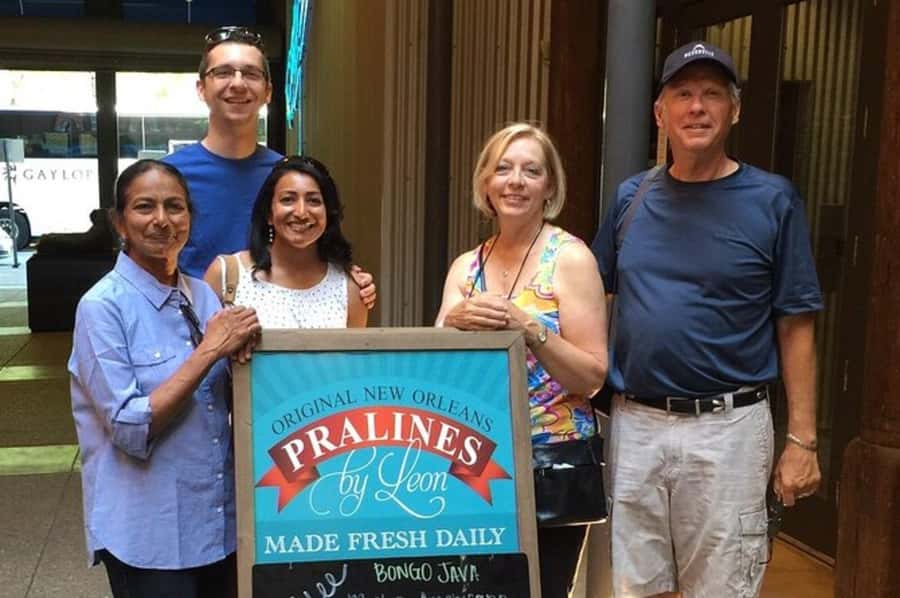 Nashville: Downtown Food, Drink and Sightseeing Walking Tour - Printers Alley Finish: A Smart Place to Continue Your Night
