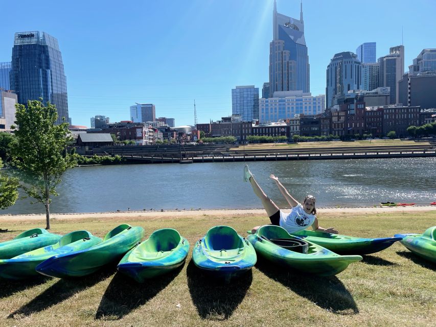 Nashville: Downtown Kayak Rental - The 1.5-hour plan on the Cumberland River: upriver effort then skyline drift