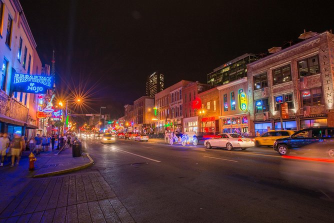 Nashville Evening Trolley Tour - Music Row at Night: Skyline Views and Built-In Photo Timing