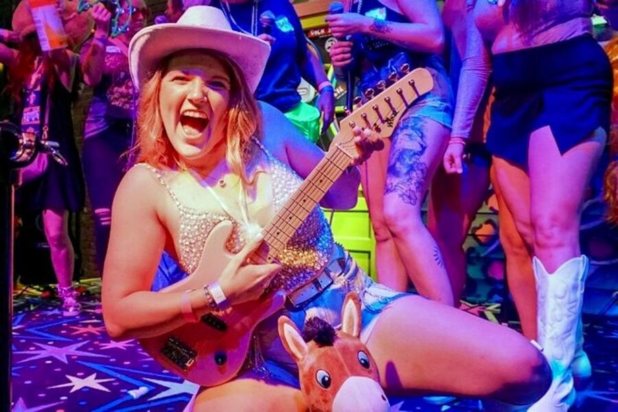Nashville: Exclusive Entry and Special Offers VIP Bar Crawl - Welcome shot, games, and the social side that actually works