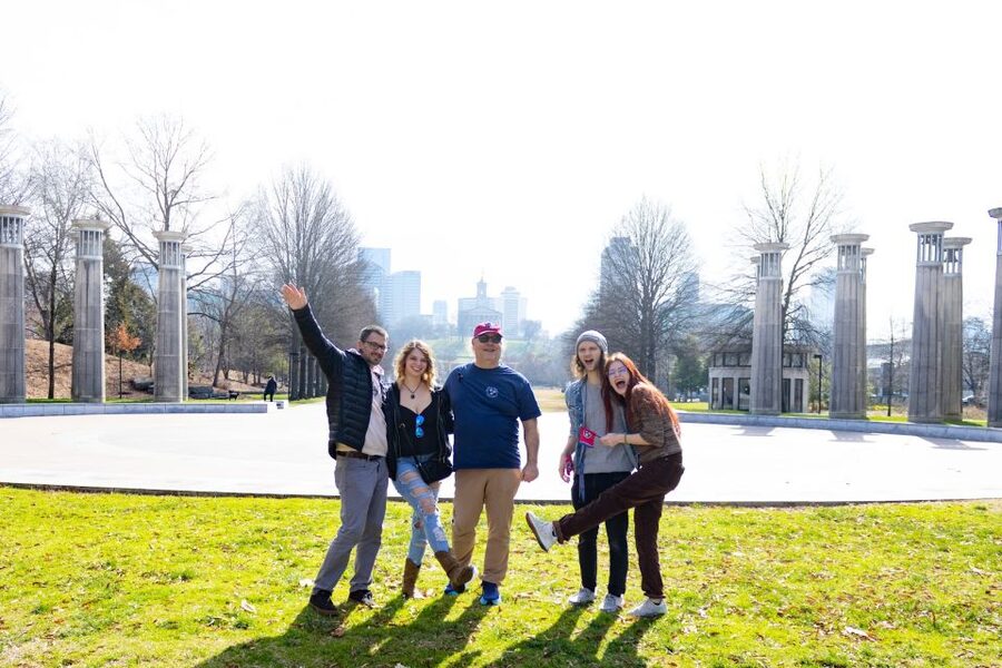 Nashville: Guided City Van Tour - Musicians Hall of Fame and Music Row: the heart of songwriting and studio life