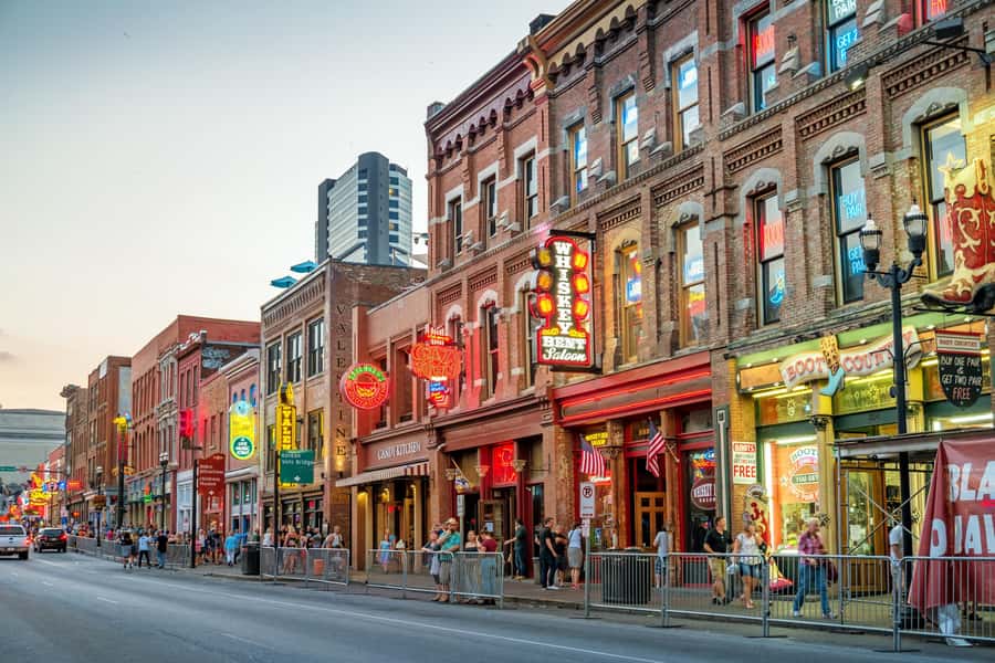 Nashville: Guided Delicious Donut Tour with Tastings - Comfort, timing, and what to bring for a two-hour street loop