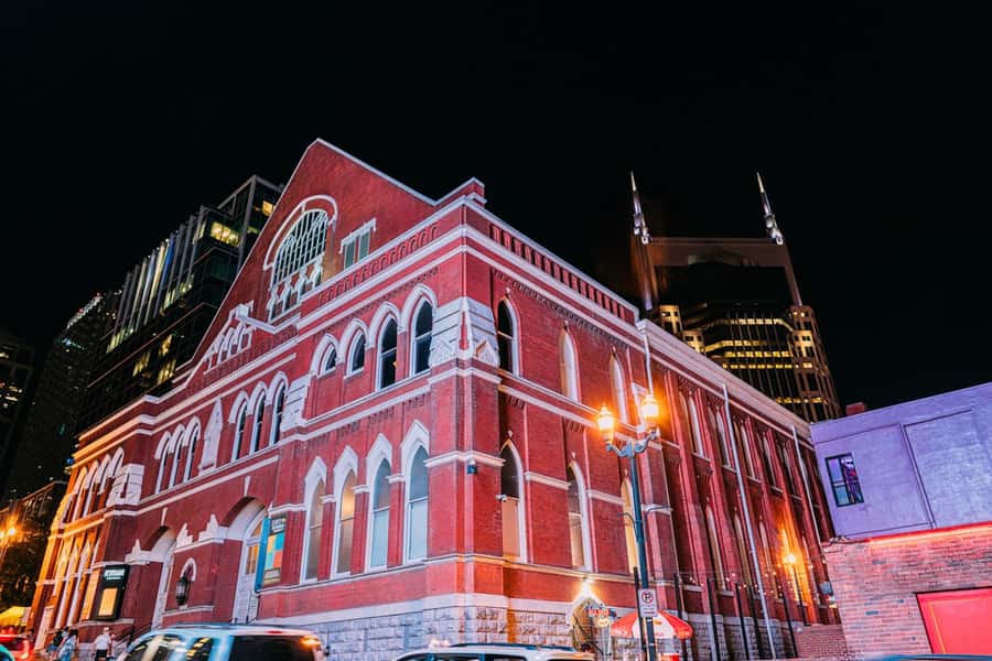 Nashville: Guided Ghost-Themed Walking Tour - Stop 1: Tennessee State Capitol and the stories behind the setting