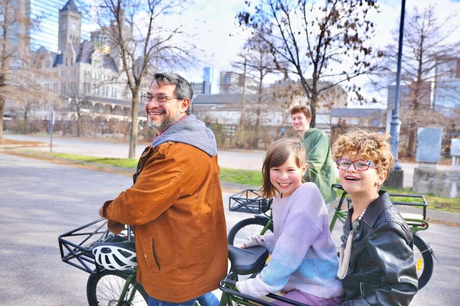 Nashville: Immersive E-Bike Tour of Music City's History - The audio system: how you keep up without losing the ride