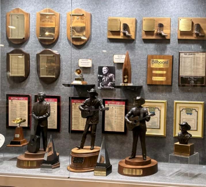 Nashville: Legends of Country Music Museum Entry Ticket - Going at your own pace: timing, tickets, and the no-food rule