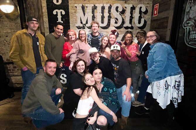 Nashville Live Music Bar Crawl with Local Venues & Drink Specials - Two Hours of Downtown Music on Foot