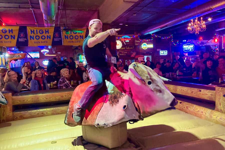 Nashville: Music City Pub Crawl - Key Points at a Glance