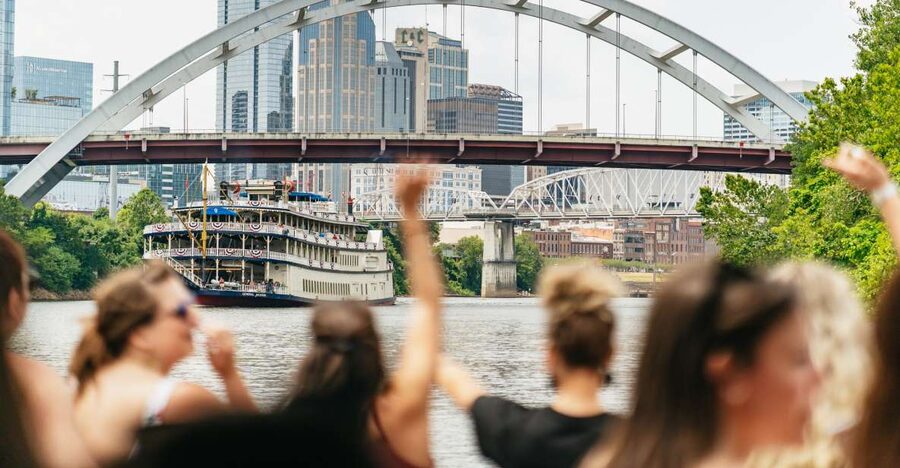 Nashville: Pontoon Party Cruise with a Captain - Music and games: why this cruise feels like a moving Nashville party