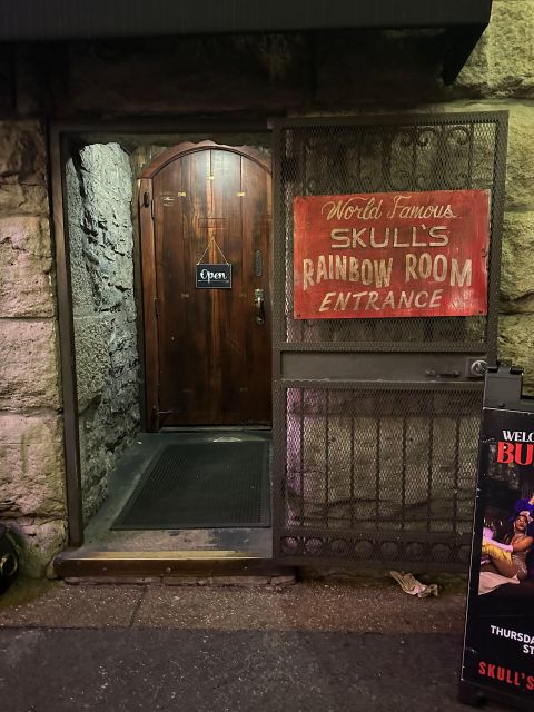 Nashville's Dark Secrets: Murder and True Crime Ghost Tour - Starting at the TN State Capitol Corner: Where You Need to Be