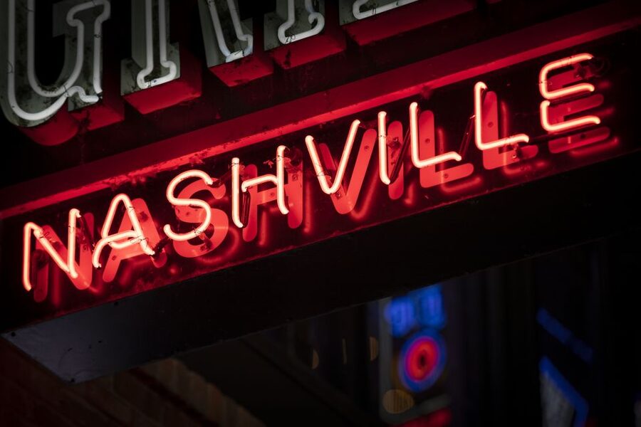 Nashville: Seeking Spirits Haunted Pub Crawl - Hard Rock Café guided storytelling: turning landmarks into scenes