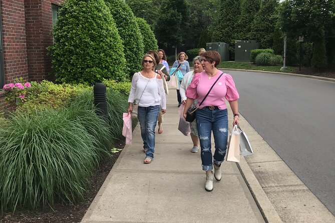 Nashville Shopping Tour with Wine, Cocktails and Snacks - Price and value: when the $50 ticket makes sense