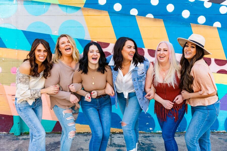 Nashville: Walking Tour and Photoshoot in The Gulch - Should you book this Gulch walking photoshoot?