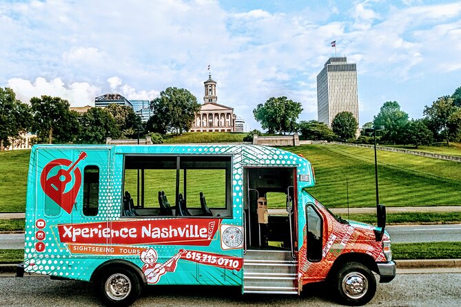 Open-Air Minibus Sightseeing Tour of Nashville - Picking the right seats and getting on fast at Peabody Street & 4th Ave S