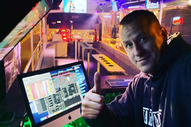 Open Air Party Bus with DJ & Bartender 21+ - Nissan Stadium photo stop: short, efficient, and easy for a party schedule