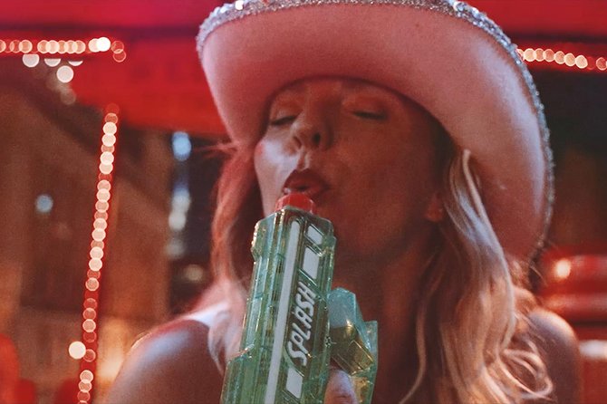 Private Downtown Nashville Party Tractor Tour 21+ Only! - Who this tour is best for (and who should skip it)