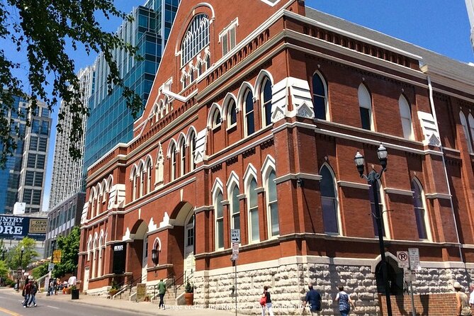 Private Walking Tour with Johnny Cash Museum Admission - What the Tour Actually Feels Like on the Ground