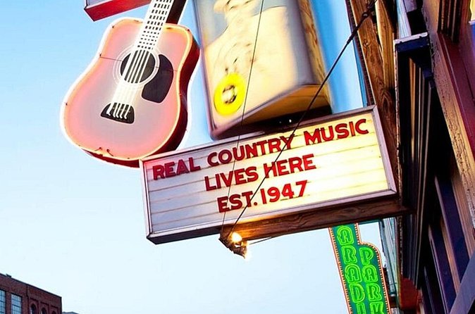 The Heart of Downtown Nashville: A Self-Guided Audio Tour - The Nashville Visitor Center stop: when pausing is the point